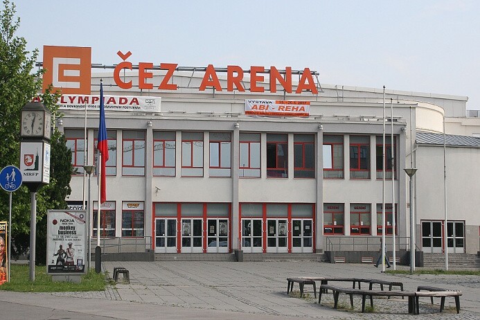 Celkový pohled na ČEZ Arenu Pardubice